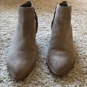 Dolce Vita Women’s Suede Booties Size 6.5
